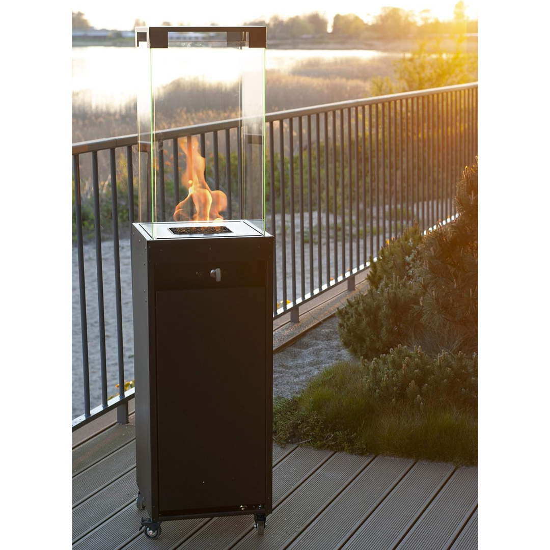 Portable and freestanding propane heater for garden